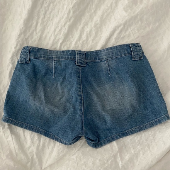 Vintage Guess Mini Shorts - Picture 4 of 4
